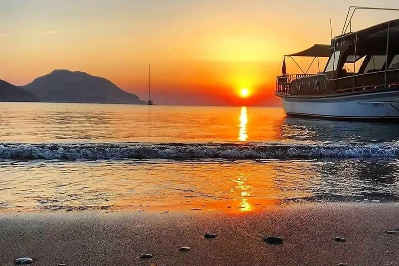 🌇 Gün Batımı Manzaralarıyla Romantizm